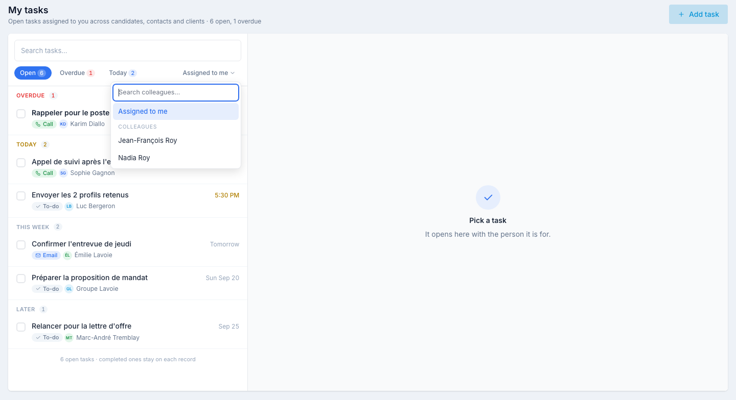 La portée Assignées à moi ouverte : un champ Rechercher un collègue, l’entrée Assignées à moi et, sous Collègues, Jean-François Roy et Nadia Roy.